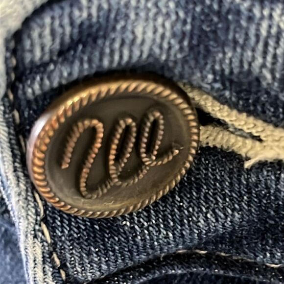 Wrangler Dark Wash Faded Bootcut 5-Pocket Jean w/ W Design on Back Pockets 13 - Picture 5 of 14